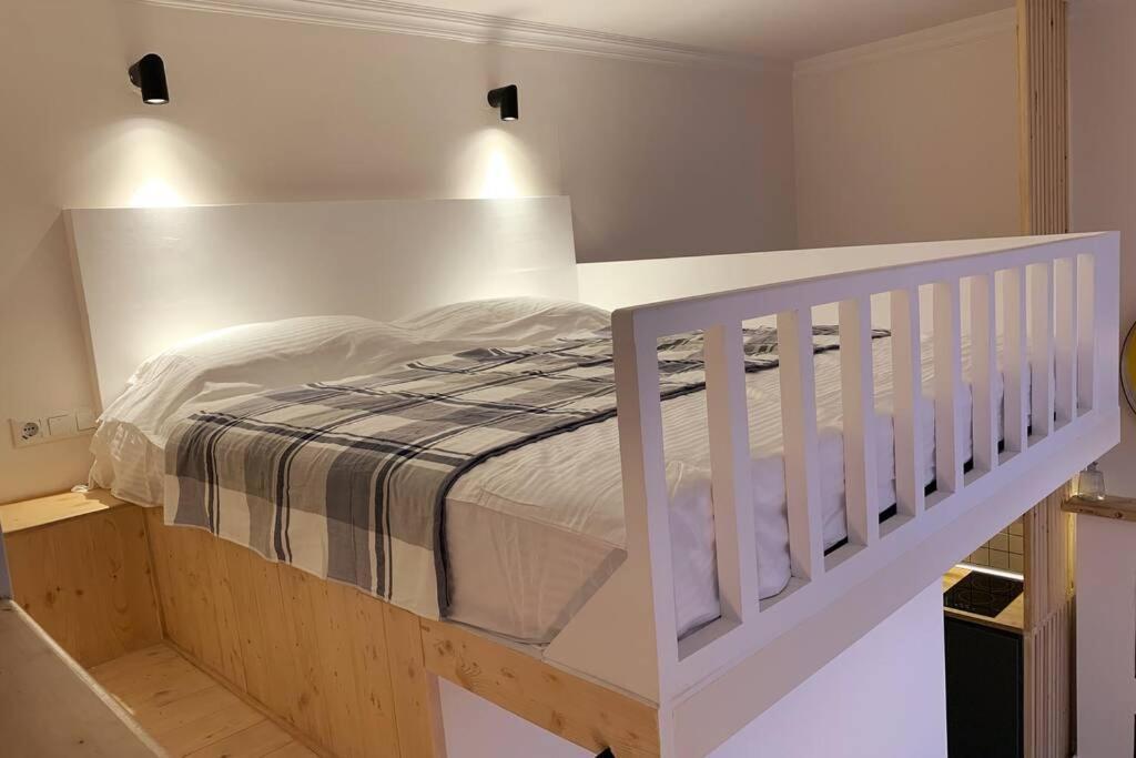 Bright Apartment Тбилиси Экстерьер фото